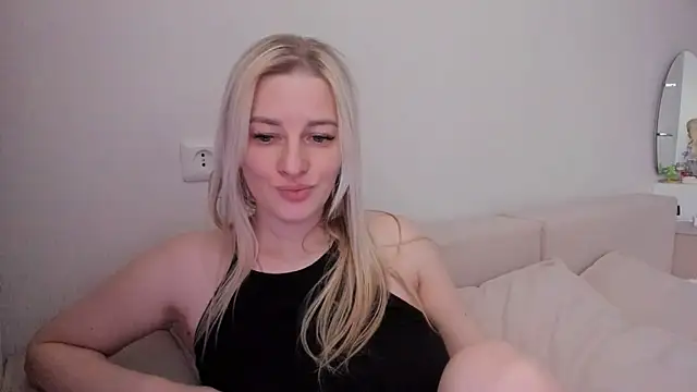 THE_GOLDEN_WOMAN webcam