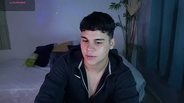 eithan_jonnes webcam