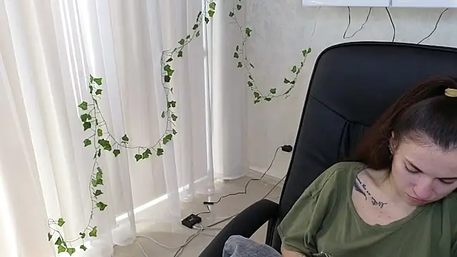 ulyanix - Ulyanix's free webcam - UK Sex Cams