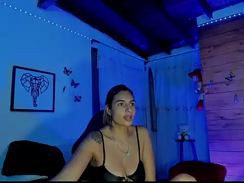 mykaelahoney - Mykaelahoney's free webcam - UK Sex Cams