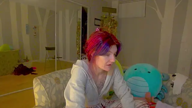 YourFavCanadianMILF webcam