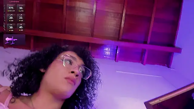 BritannyClaire webcam