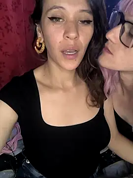 TsSophie_MsSarah webcam