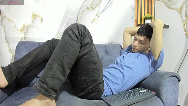 Straight_Guy22 webcam