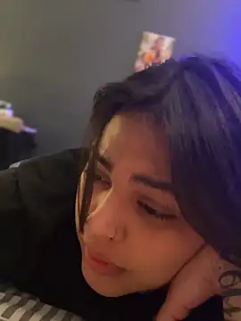 miacanela_xo from StripChat is Freechat