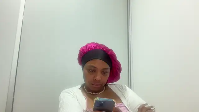 ChocolateCakeQueen webcam