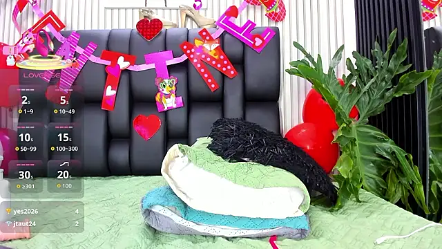 PamelaAnderson_2 webcam