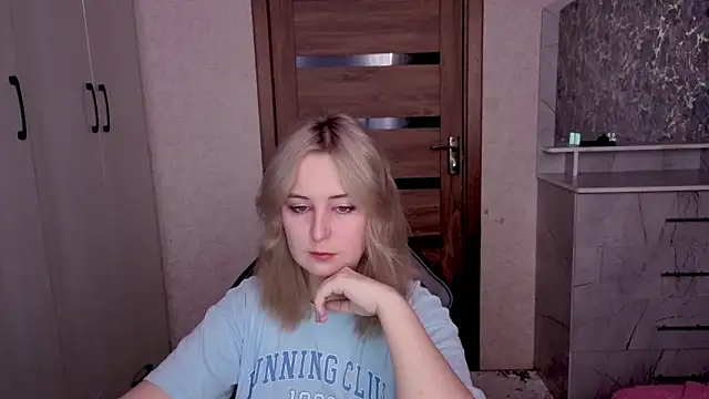 Kristy-Max webcam