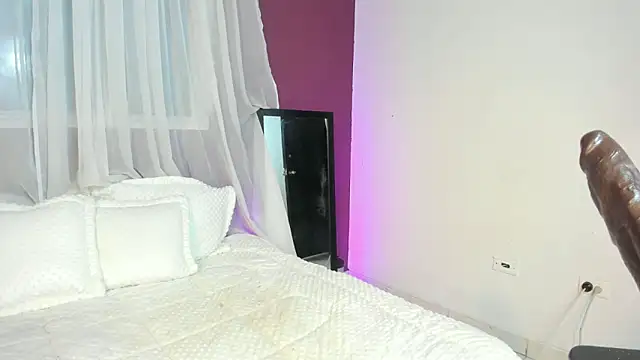 Nicole_Brown1126 webcam