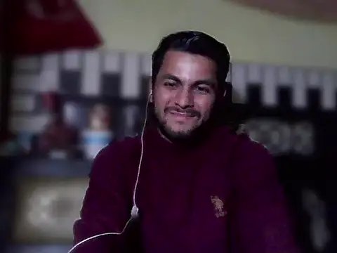 Stubborndesiboy from StripChat is Freechat