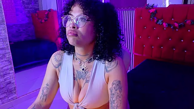 mia_hernnandez webcam