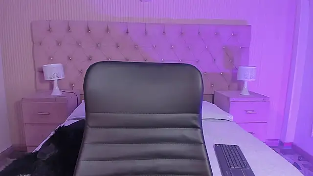 VictoriaMonroee_ webcam