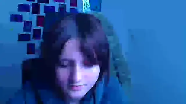 Alice_Wonderme webcam