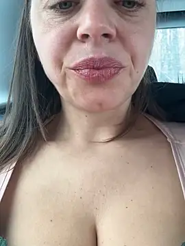 ladywithbigass webcam