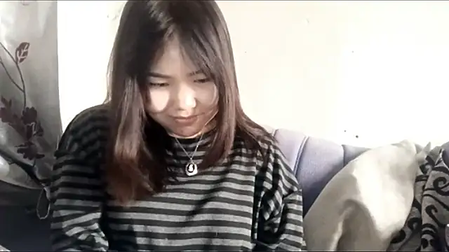 MollyAsian webcam