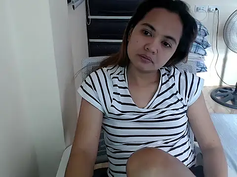 xTheLastVIRGINx webcam