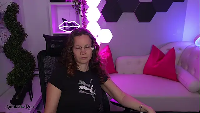 AnnikaRose webcam