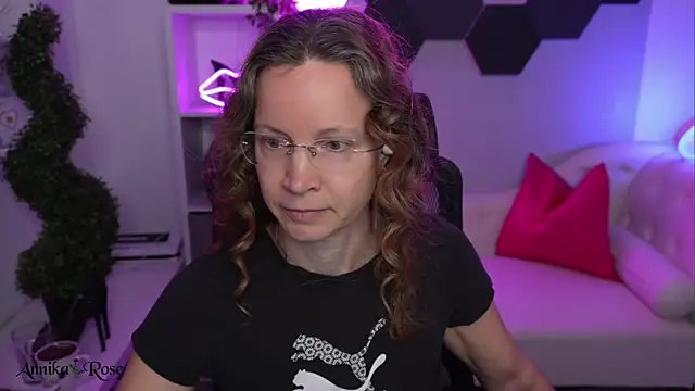 AnnikaRose webcam