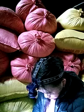 minnakutew20 - Minnakutew20's free webcam - UK Sex Cams