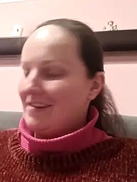 BustyLadyAlma webcam