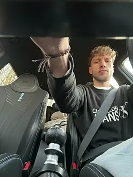 YoungSkinnyBoy20 webcam