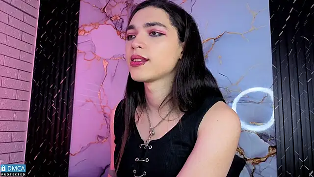 MaeveKuro from StripChat is Freechat