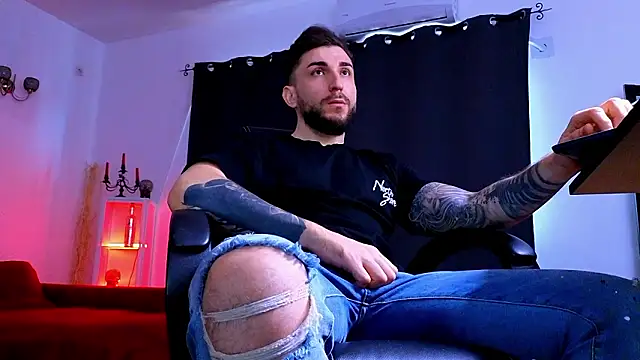 MightyAaron66 webcam