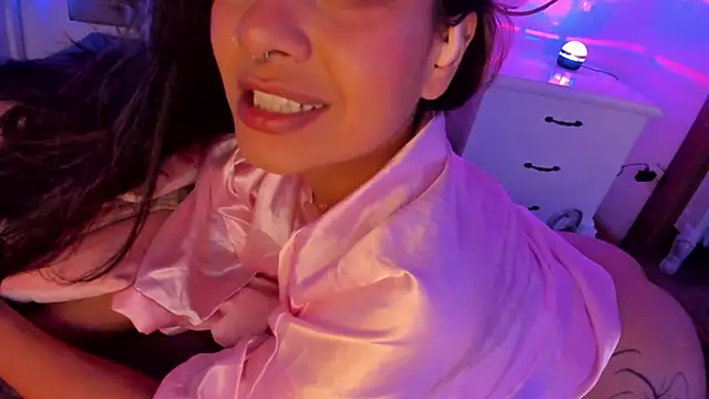 Yourwishisme_val webcam