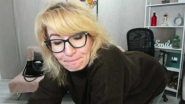 Cassandra_Hotty webcam