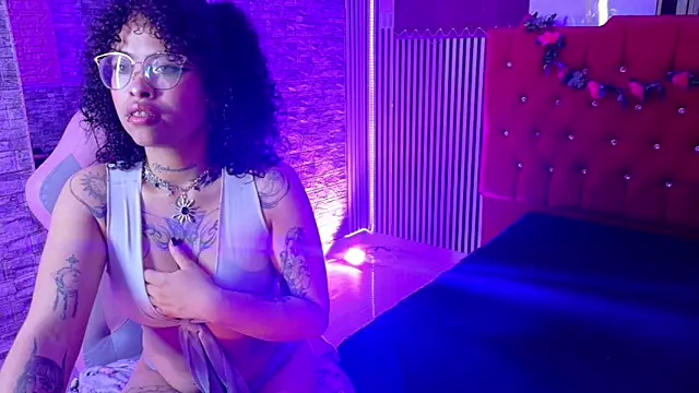 mia_hernnandez webcam