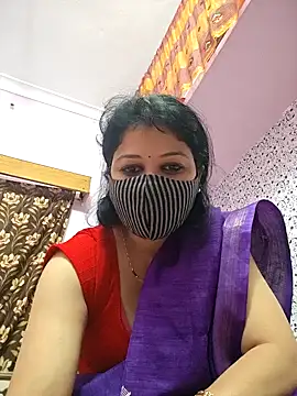 Priyaji7575 webcam