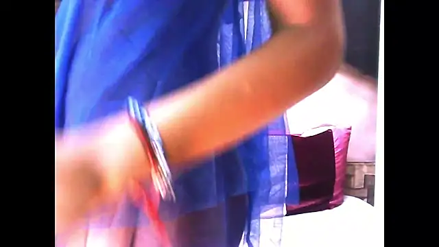 IndianPretty14u2Luv webcam