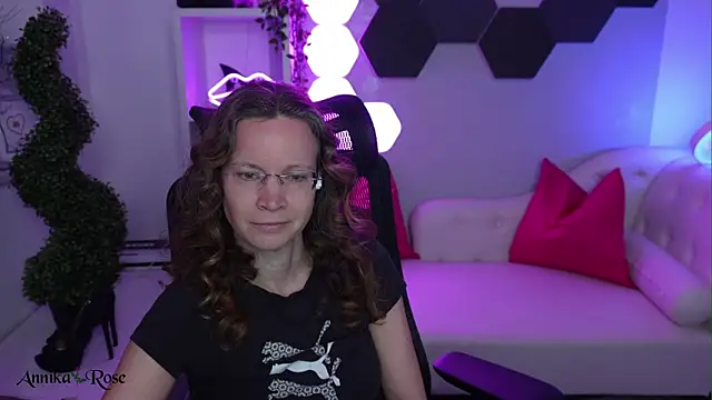 AnnikaRose webcam