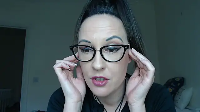 Humiliatrixxxx webcam