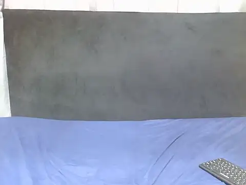 JuicyWetPussy19 webcam