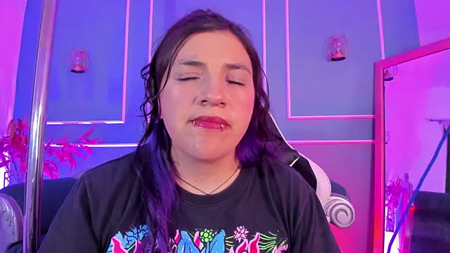 TaraTaylorr from StripChat is Freechat