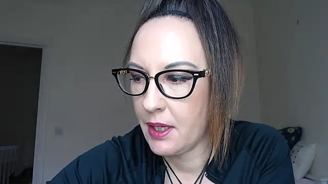 Humiliatrixxxx — Dangerously addictive. Prove your worth.