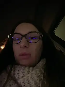 Webcam Model (HotXMom_) is live