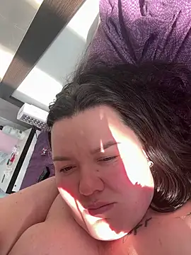 SunnyLeila2101 webcam