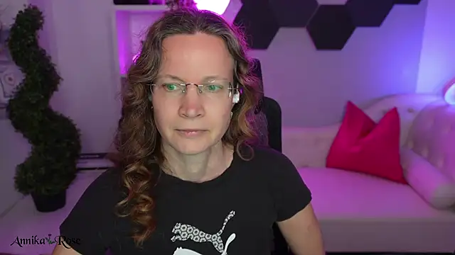 AnnikaRose webcam