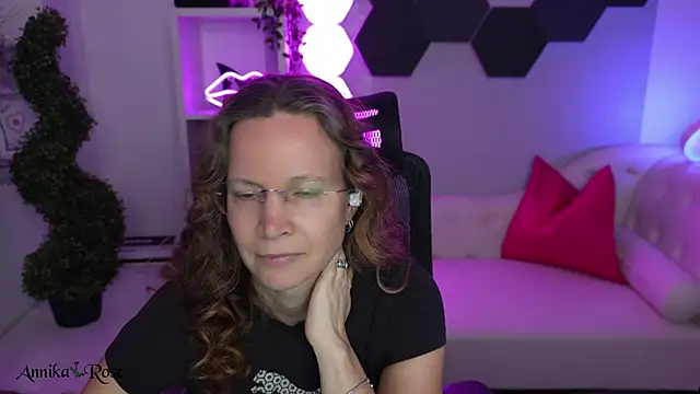 AnnikaRose webcam
