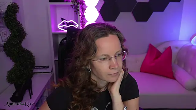 AnnikaRose webcam