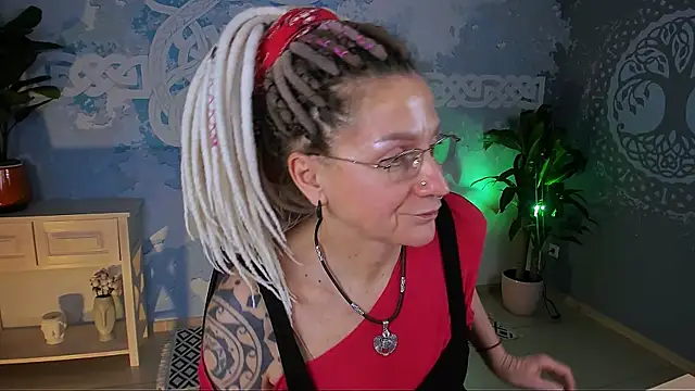 umaspace - UmaSpace's free webcam - UK Sex Cams