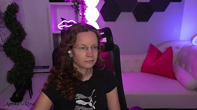 AnnikaRose webcam