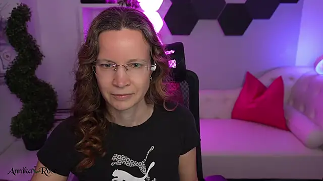 AnnikaRose webcam