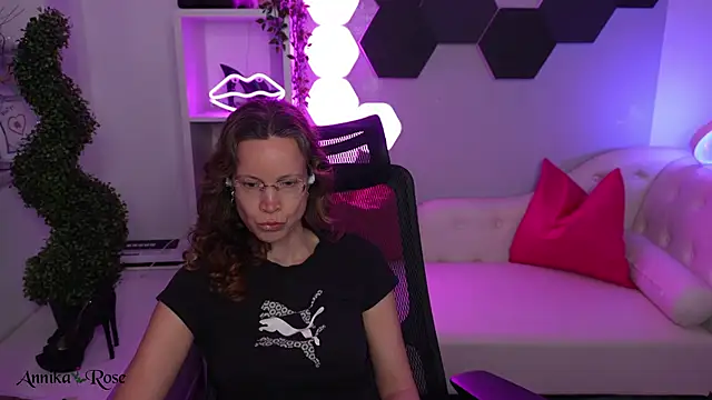 AnnikaRose webcam