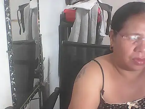 hotwet_mama4uxx webcam