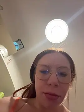 redheaddoll22 - Redheaddoll22's free webcam - UK Sex Cams