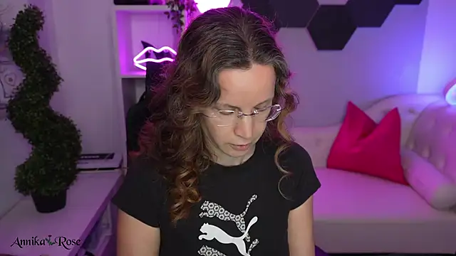 AnnikaRose webcam