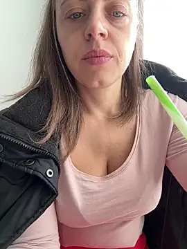 ladywithbigass webcam